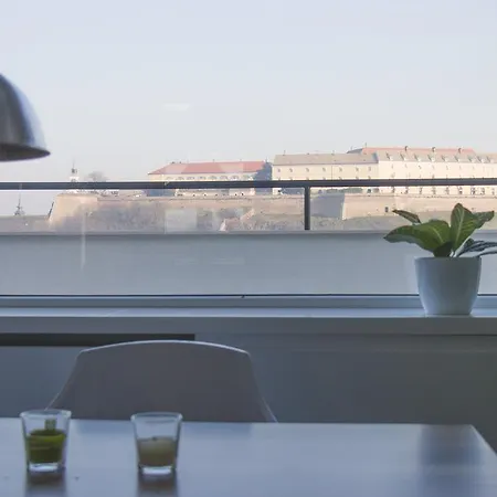 Apartment Fortress View *