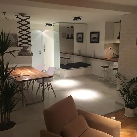 Fortress View Apartment *