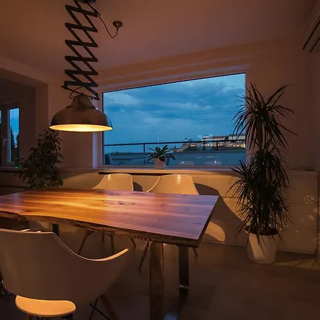 Apartment Fortress View *